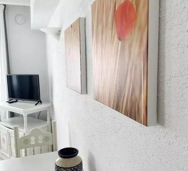 サイドシービュー１ベッドルームアパートメント, Anthos Apartments