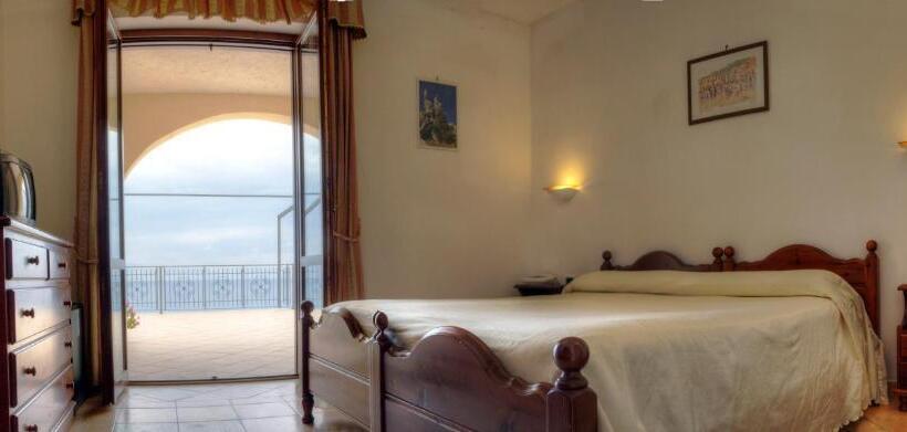 غرفة قياسية, Club San Diego