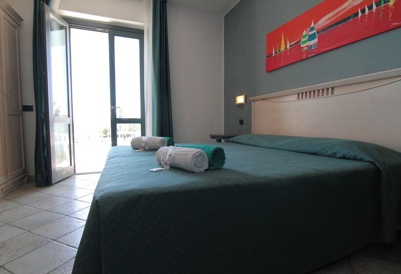 标准三人间, Zeta Club Selinunte