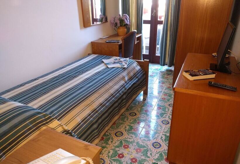 オーシャンビューのスタンダードシングルルーム, Conte S. Angelo Bay