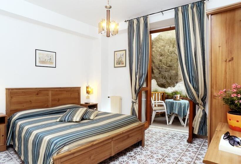 Triple Room Sea View, Conte S. Angelo Bay