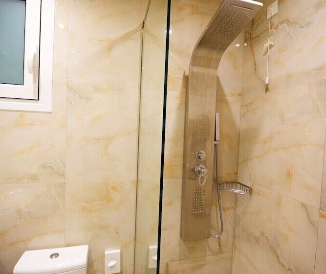 标准单人间, Dalia