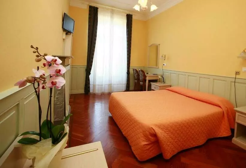 Camera Standard, Excelsior Splendide