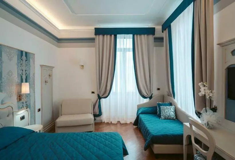 Camera Tripla Standard, Excelsior Splendide