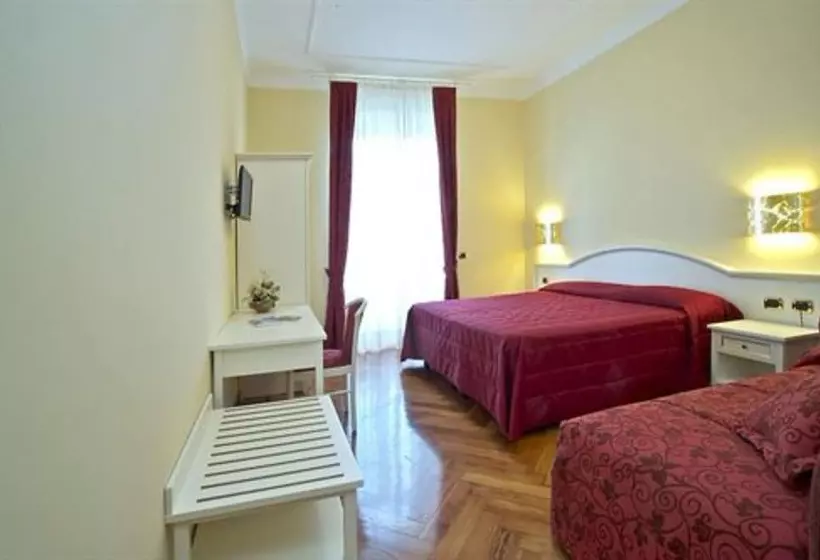 Camera Tripla Standard, Excelsior Splendide