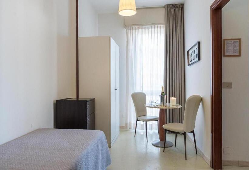 اتاق استاندارد یک نفره, La Perla Rimini