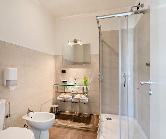 Chambre Triple Standard, Lucca In Villa Elisa & Gentucca