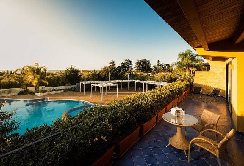 Номер Стандарт Трехместный, Magaggiari Hotel Resort