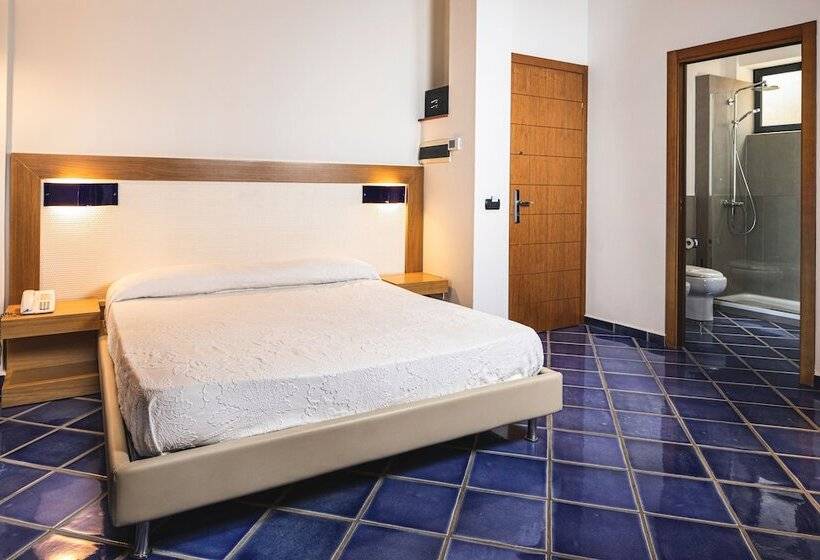 Номер Стандарт Трехместный, Magaggiari Hotel Resort