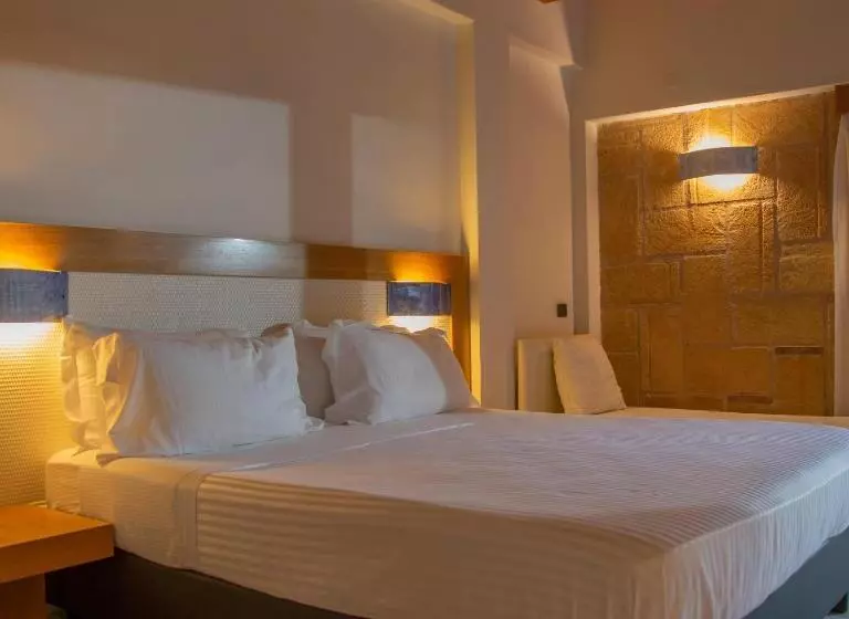 اتاق استاندارد سه نفره, Magaggiari Hotel Resort
