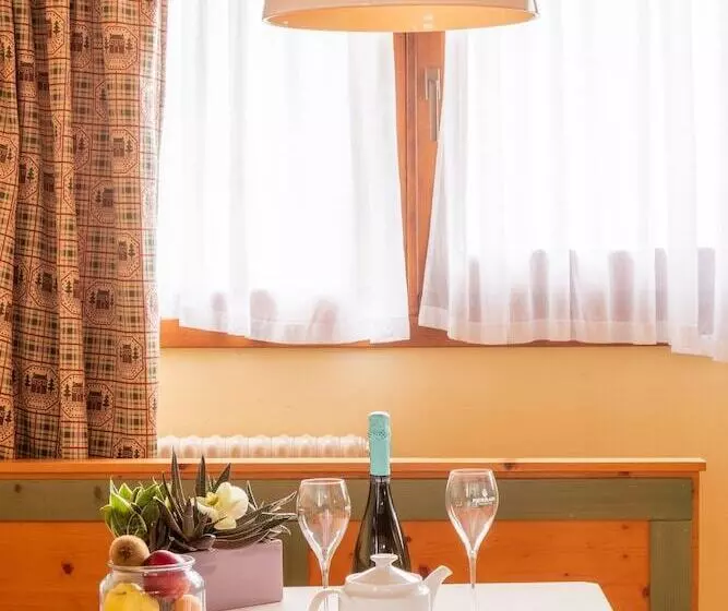 スタンダードスタジオ, Nevesole Folgarida Resort Apart