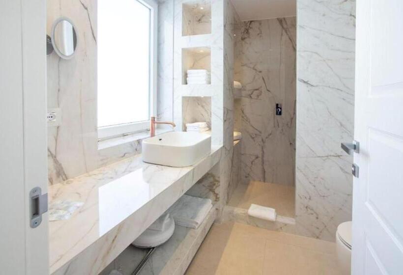 套房配有游泳池, Pagoda Lifestyle