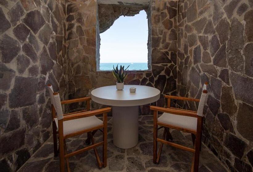 豪华海景房带阳台, Pagoda Lifestyle