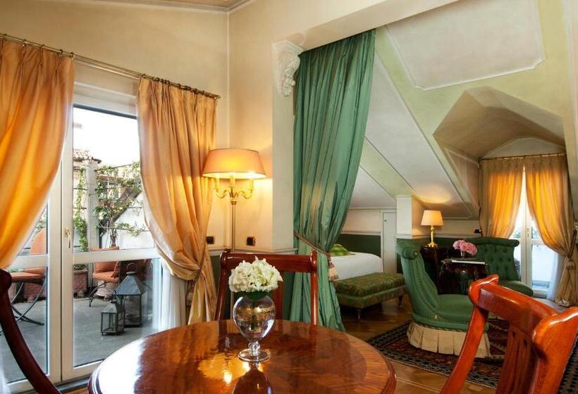 带露台的小型套房, Petit Palais Hotel De Charme