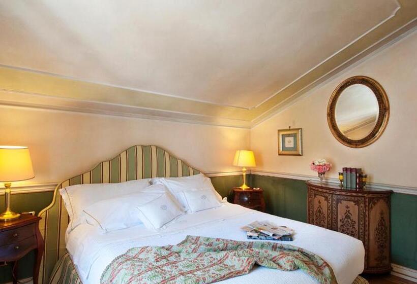 带露台的套间, Petit Palais Hotel De Charme