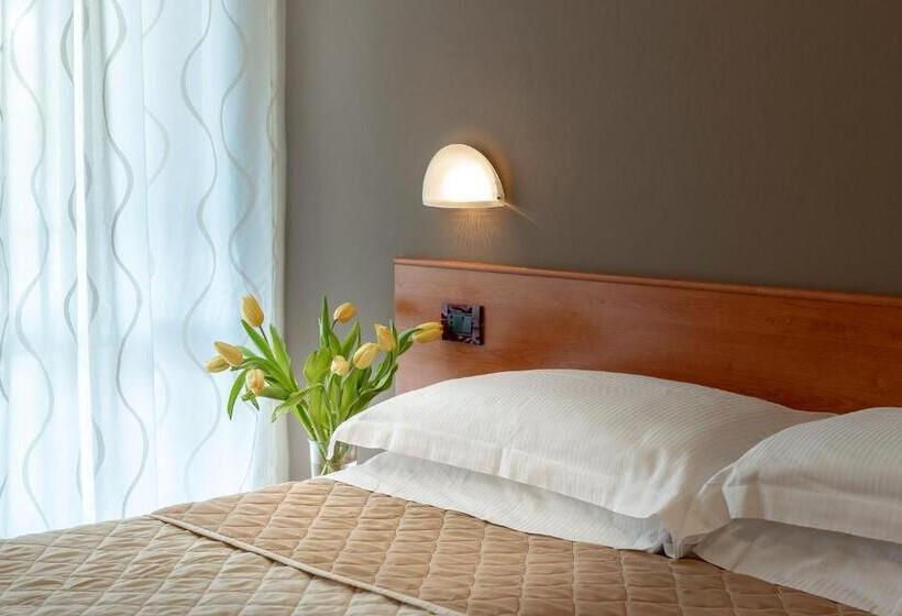 スタンダードルーム, Pierre