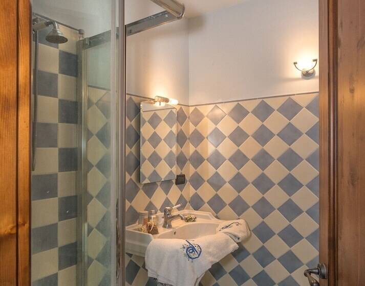 标准间, Pisa Holidays