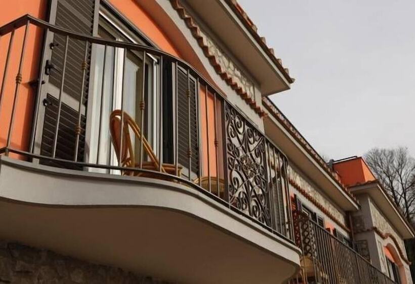 带海景的标准单人间, Prestige