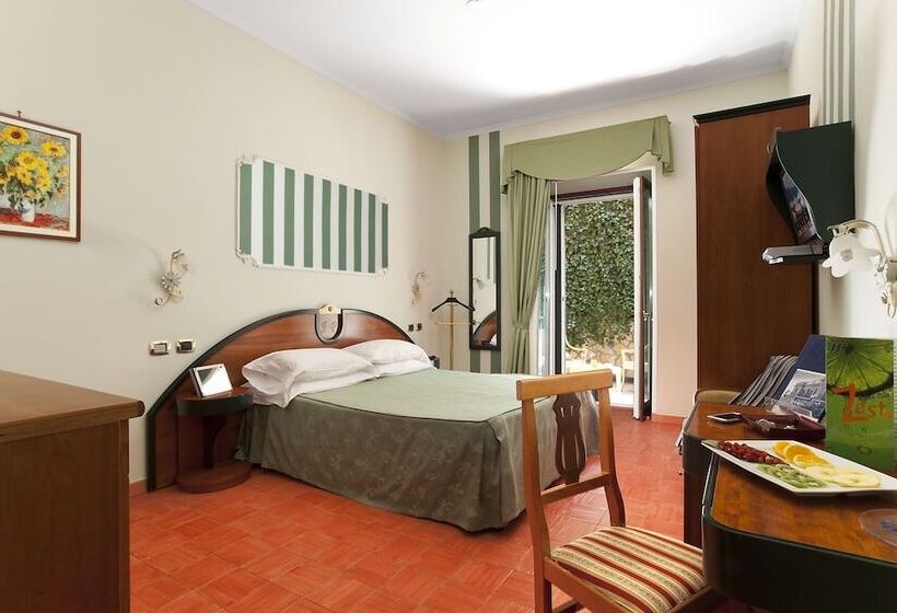 三人经典房间, Prestige