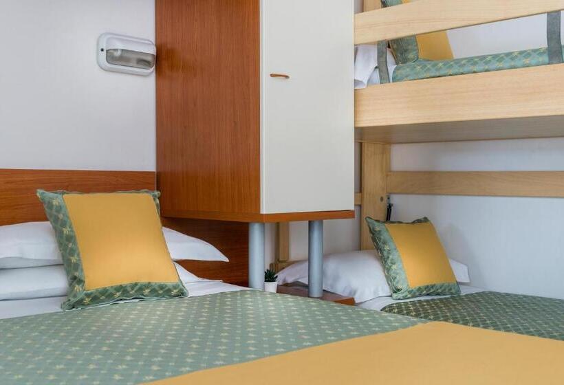 Quarto Familiar, Principe