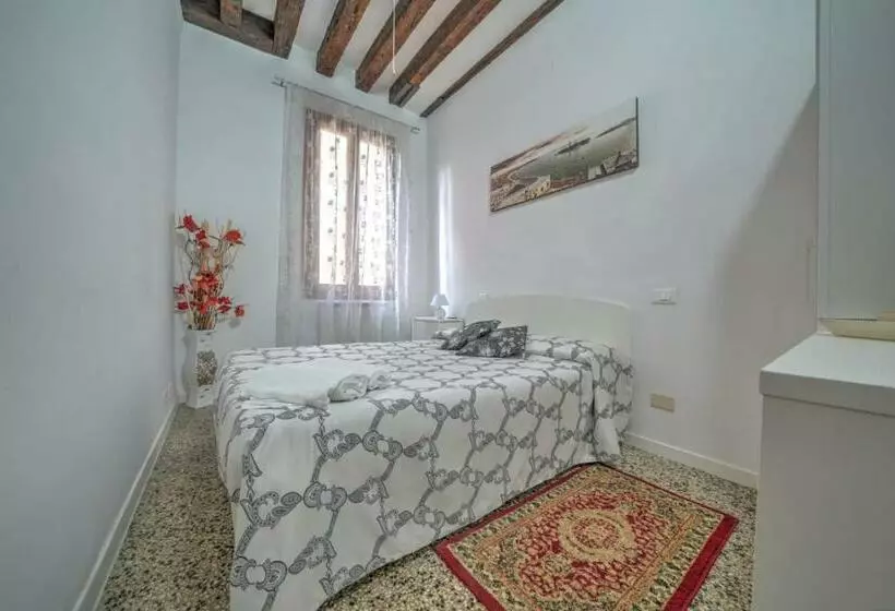 اتاق استاندارد با سرویس بهداشتی مشترک, Residenza Briati