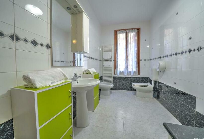 اتاق استاندارد با سرویس بهداشتی مشترک, Residenza Briati