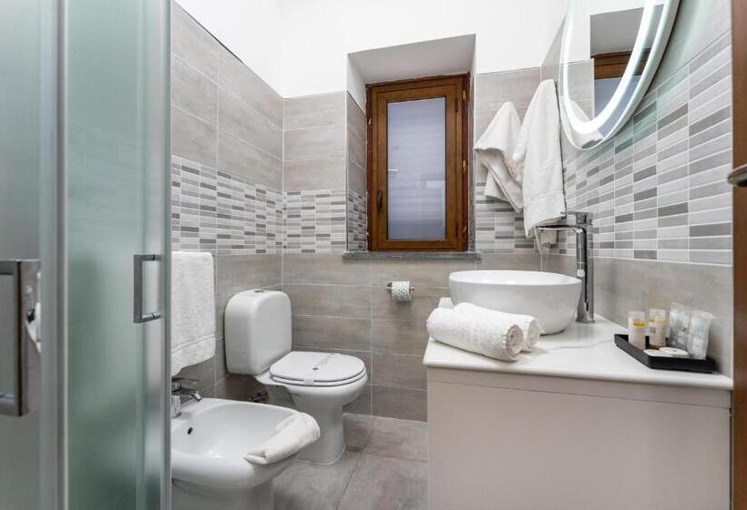 标准三人间, La Terra Dei Sogni Country