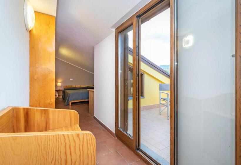 阁楼房, La Terra Dei Sogni Country