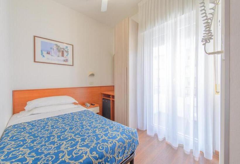 标准单人间, San Marino