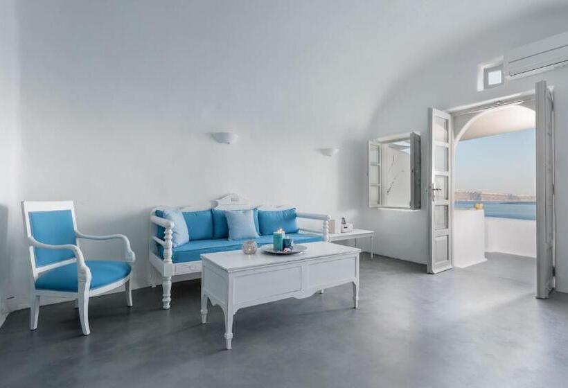 Superior suite with view, Thirea Suites