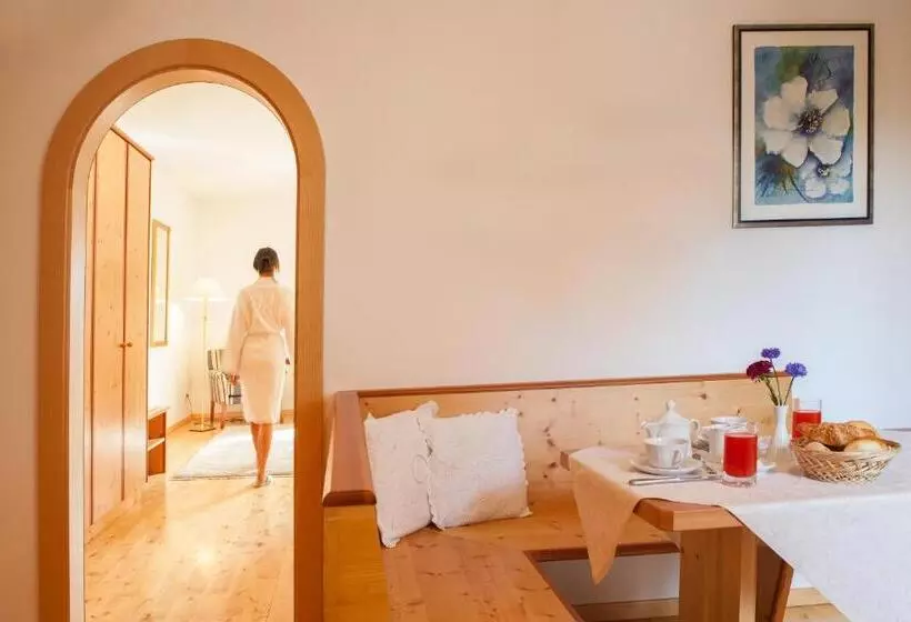 سوییت خانوادگی, Villa Stefania