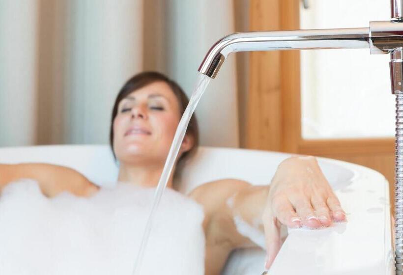 סוויטה, Villa Stefania