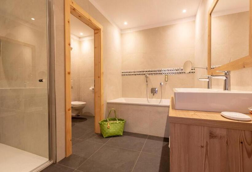 جناح مطلّ علي الجبل, Villa Stefania