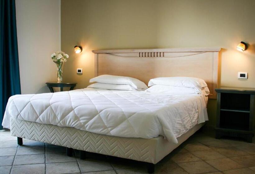 高级三人间, Zeta Club Selinunte