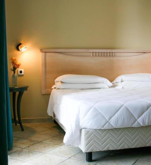 高级三人间, Zeta Club Selinunte