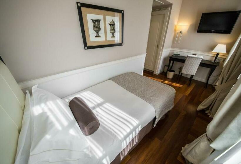 اتاق استاندارد یک نفره, Victoria Hotel Letterario