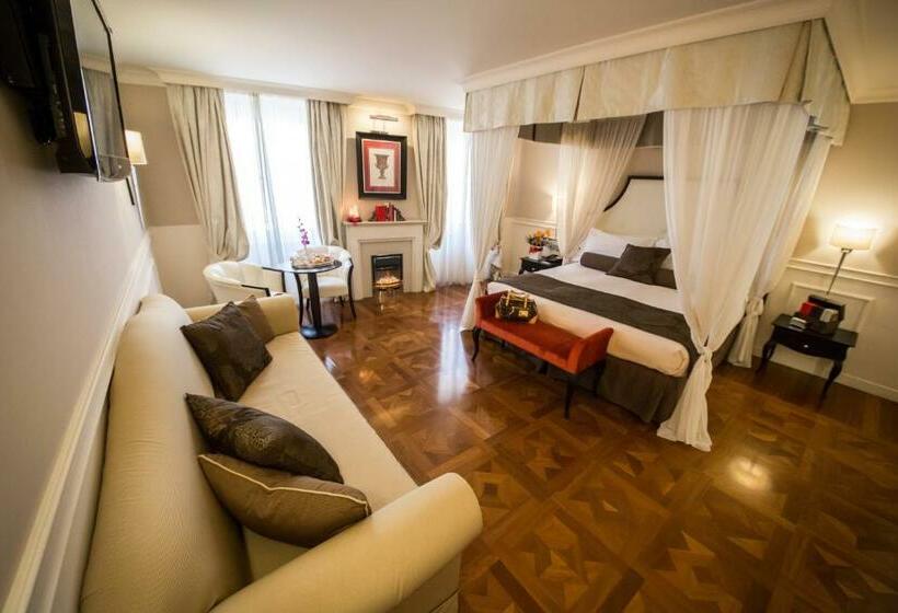 سوییت جونیور, Victoria Hotel Letterario