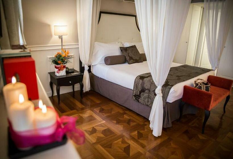 سوییت جونیور, Victoria Hotel Letterario