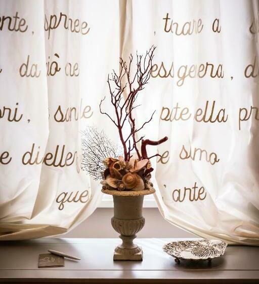 سوییت, Victoria Hotel Letterario