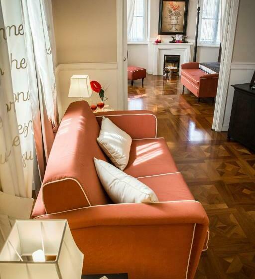 سوییت, Victoria Hotel Letterario