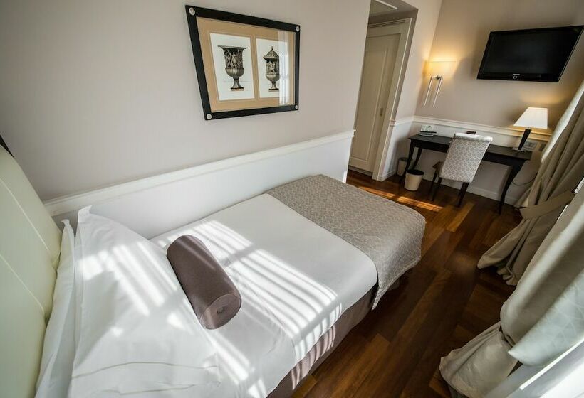 اتاق استاندارد یک نفره, Victoria Hotel Letterario