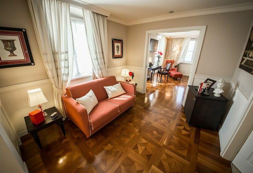 سوییت, Victoria Hotel Letterario