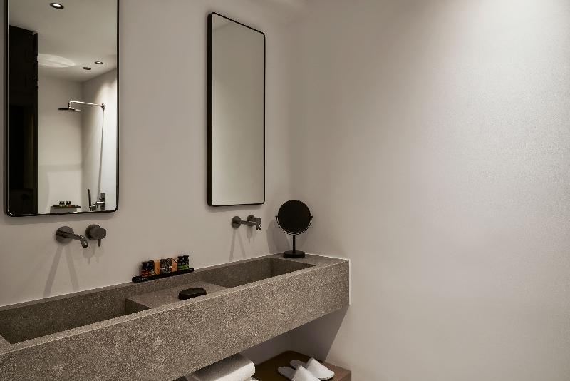 سوییت جونیور با چشمانداز استخر, Santanna Luxury Suites