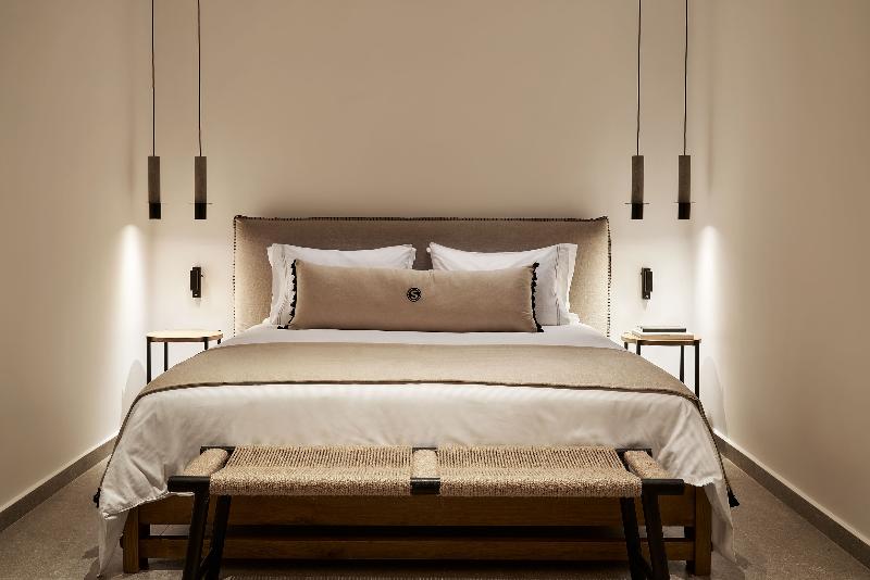 سوییت جونیور با چشم‌انداز استخر, Santanna Luxury Suites