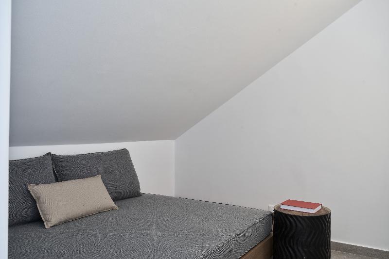 سوییت جونیور با چشم‌انداز استخر, Santanna Luxury Suites