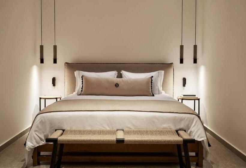 سوییت جونیور با چشم‌انداز استخر, Santanna Luxury Suites