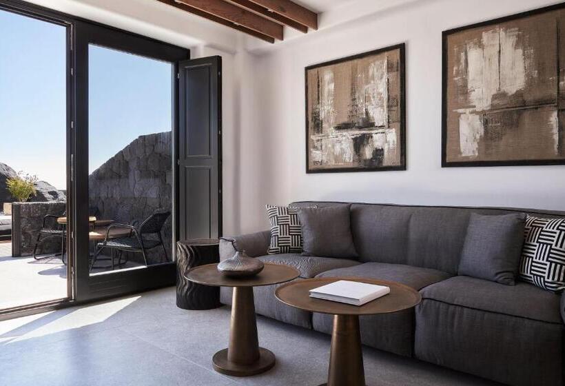 سوییت جونیور با چشمانداز استخر, Santanna Luxury Suites