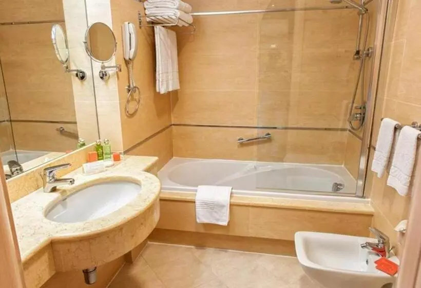 اتاق استاندارد چهار تخته با چشمانداز دریا, Acacia Resort