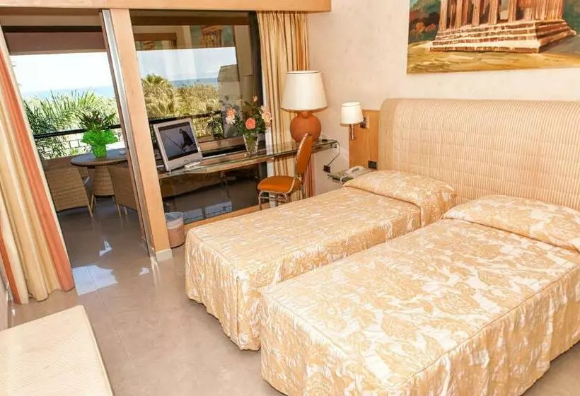 اتاق سوپریور با چشم‌انداز دریا, Acacia Resort