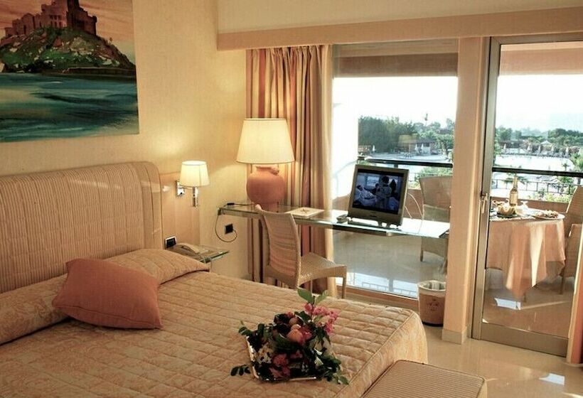 غرفة سوبيريور مطلّة علي البحر, Acacia Resort Parco dei Leoni